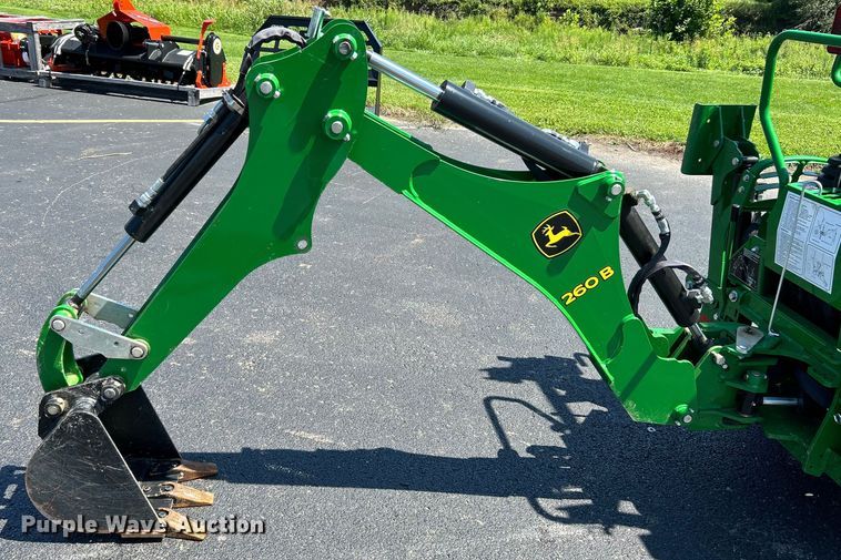 image for item NL9522 2019 John Deere 1025R  tractor