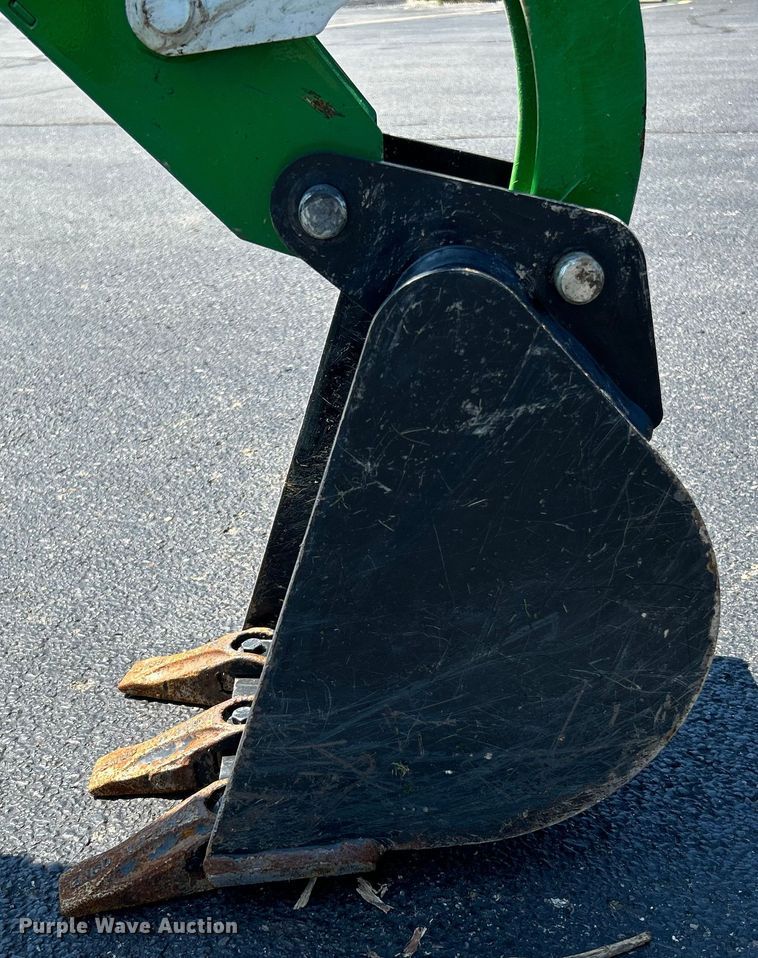 image for item NL9522 2019 John Deere 1025R  tractor