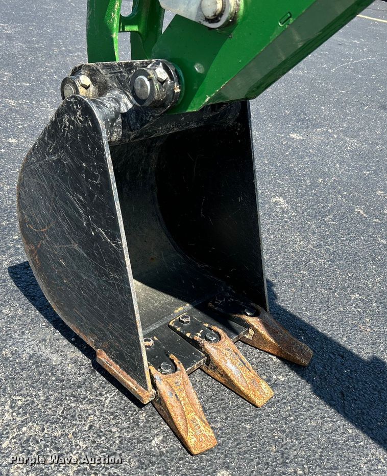 image for item NL9522 2019 John Deere 1025R  tractor