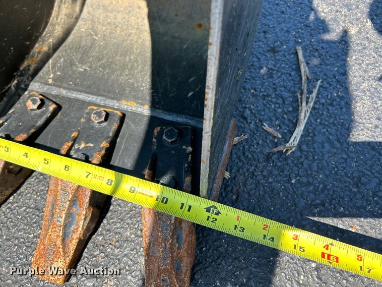 image for item NL9522 2019 John Deere 1025R  tractor