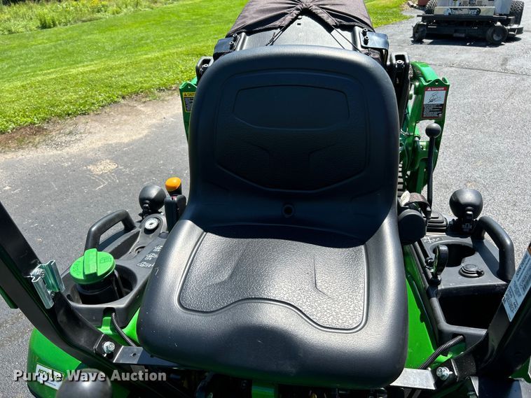 image for item NL9522 2019 John Deere 1025R  tractor