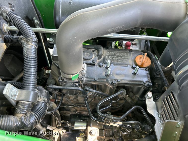 image for item NL9522 2019 John Deere 1025R  tractor