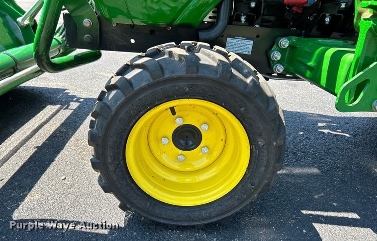 image for item NL9522 2019 John Deere 1025R  tractor