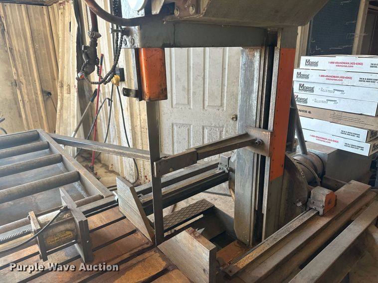 image for item NM9456 HEM V100LM-1  band saw