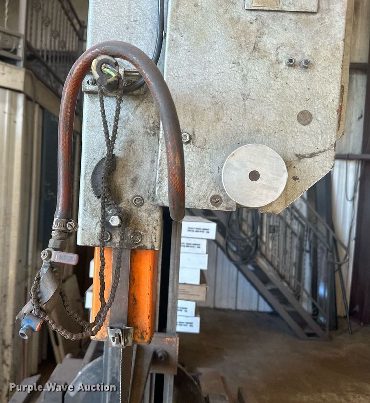 image for item NM9456 HEM V100LM-1  band saw