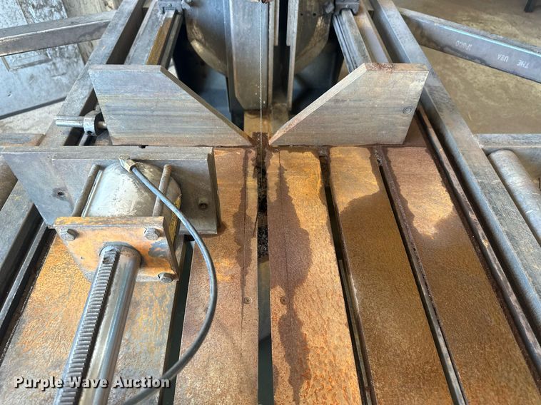 image for item NM9456 HEM V100LM-1  band saw