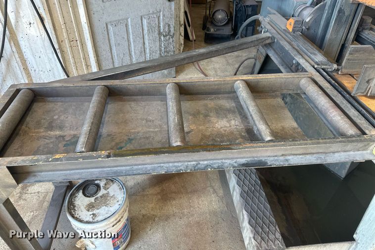 image for item NM9456 HEM V100LM-1  band saw