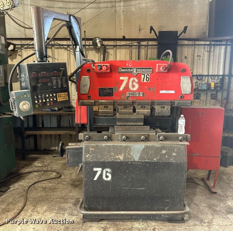 image for item NM9458 Amada RG25  press brake