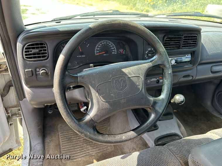 image for item NP9441 1998 Dodge Dakota Sport  pickup truck