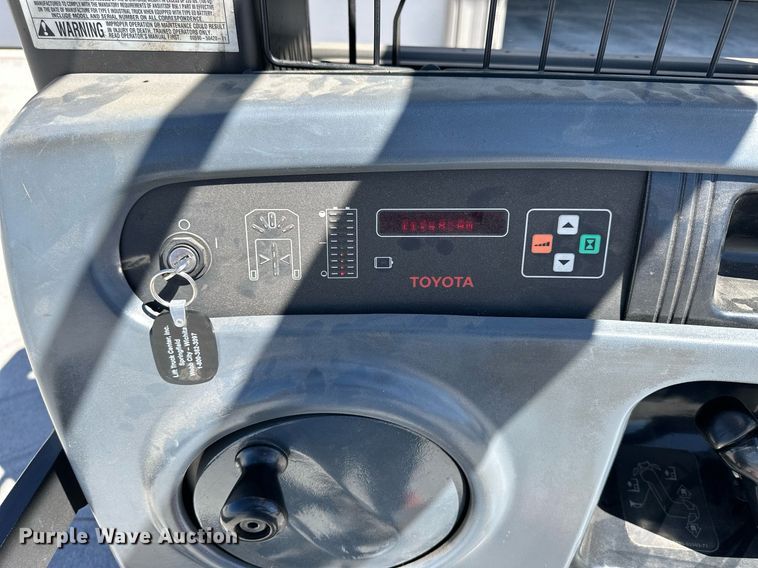 image for item NP9988 2015 Toyota 6BPU15  order picker