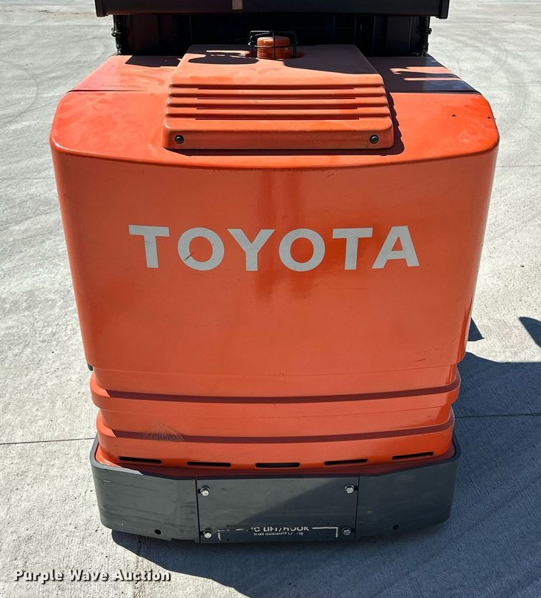 image for item NP9988 2015 Toyota 6BPU15  order picker