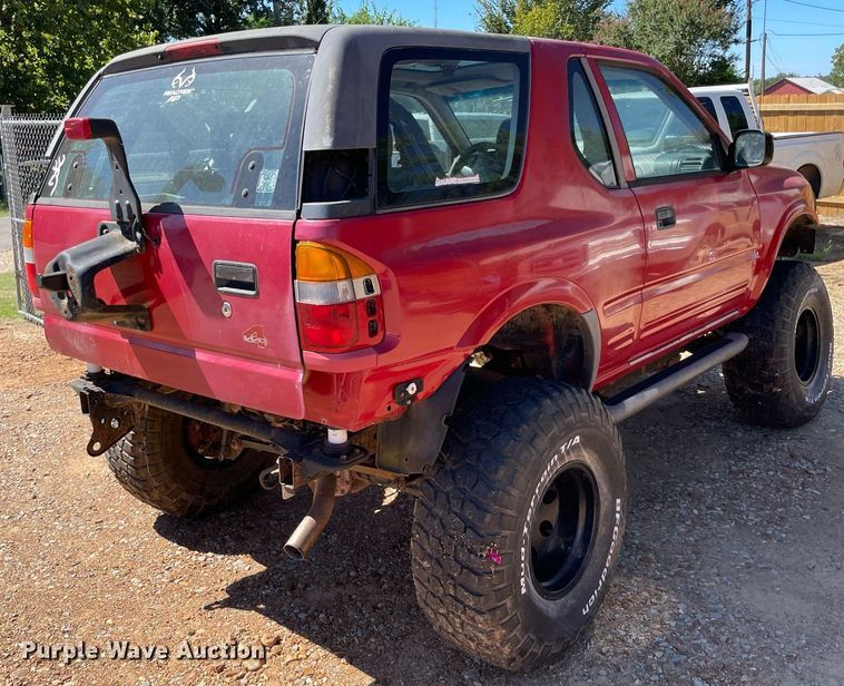 image for item NT9475 1998 Isuzu Amigo  SUV