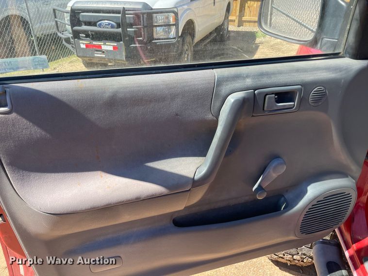 image for item NT9475 1998 Isuzu Amigo  SUV