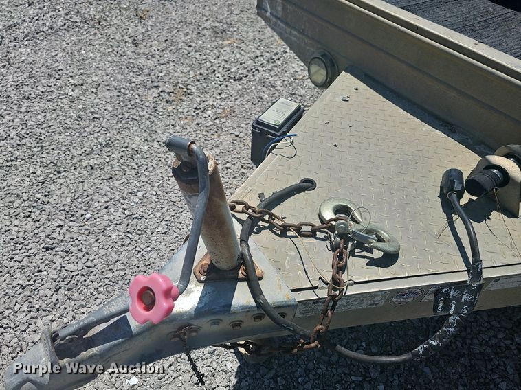 image for item NT9774 2014 Featherlite 3110-0017-STD  utility trailer