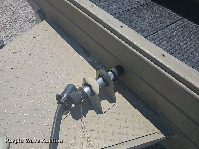 image for item NT9774 2014 Featherlite 3110-0017-STD  utility trailer