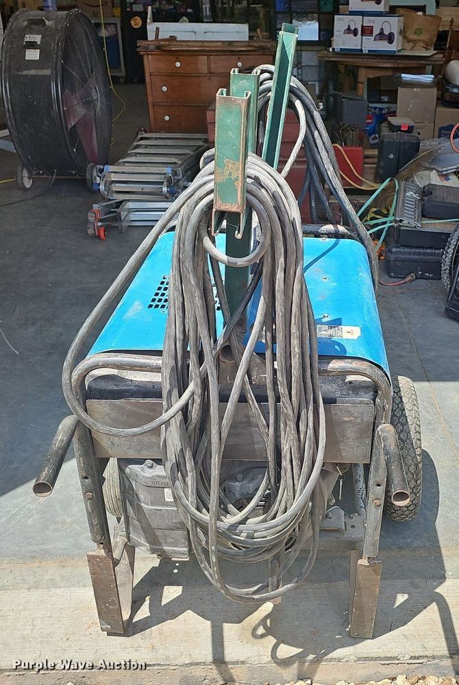 image for item NT9882 Miller Blue Star 185  welder/generator
