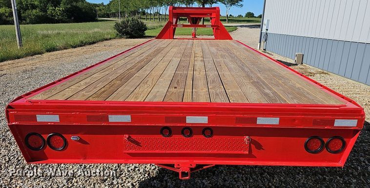 image for item NU9161 1998 Load Trail  equipment trailer