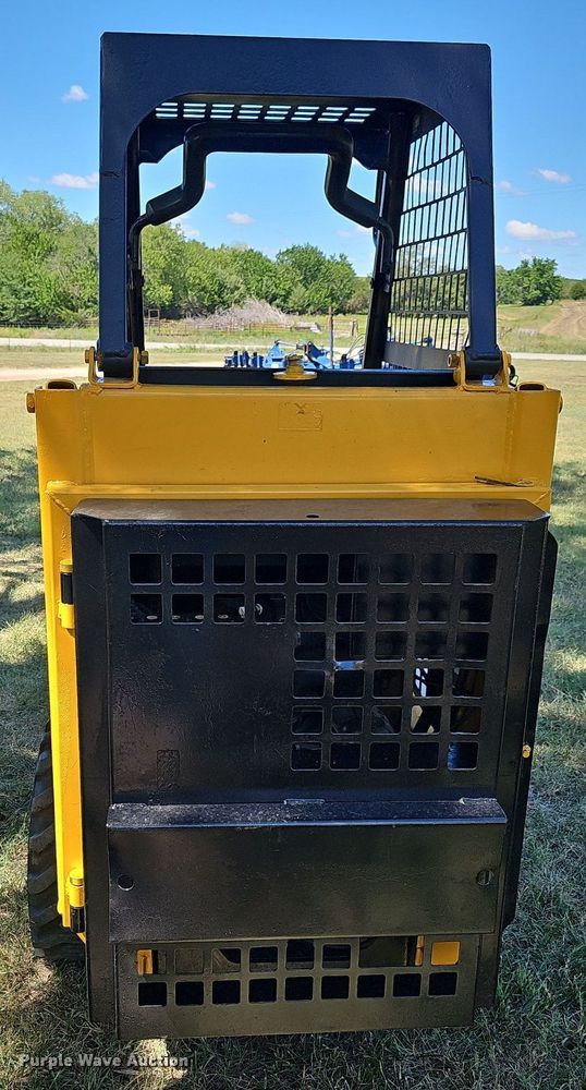 image for item NU9162 Hesston Prime mover L600  skid steer loader