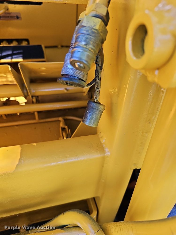 image for item NU9162 Hesston Prime mover L600  skid steer loader