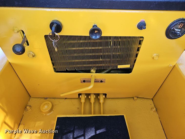 image for item NU9162 Hesston Prime mover L600  skid steer loader