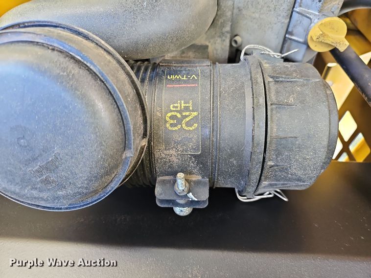 image for item NU9162 Hesston Prime mover L600  skid steer loader