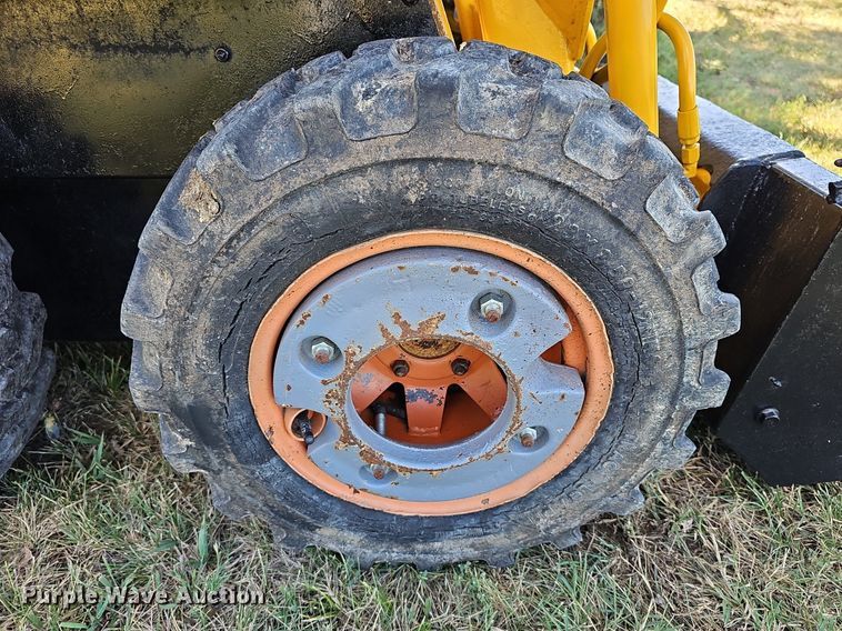 image for item NU9162 Hesston Prime mover L600  skid steer loader