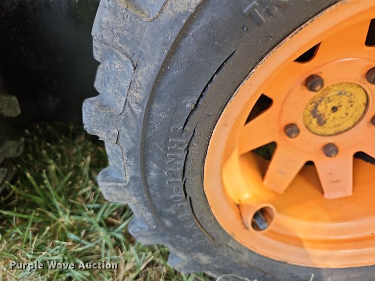 image for item NU9162 Hesston Prime mover L600  skid steer loader