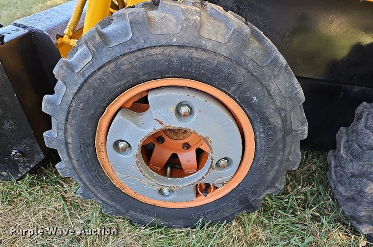 image for item NU9162 Hesston Prime mover L600  skid steer loader