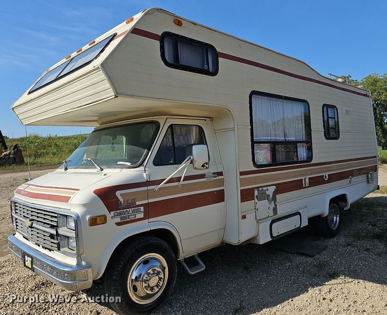 image for item NU9194 1984 Chevrolet G30  RV