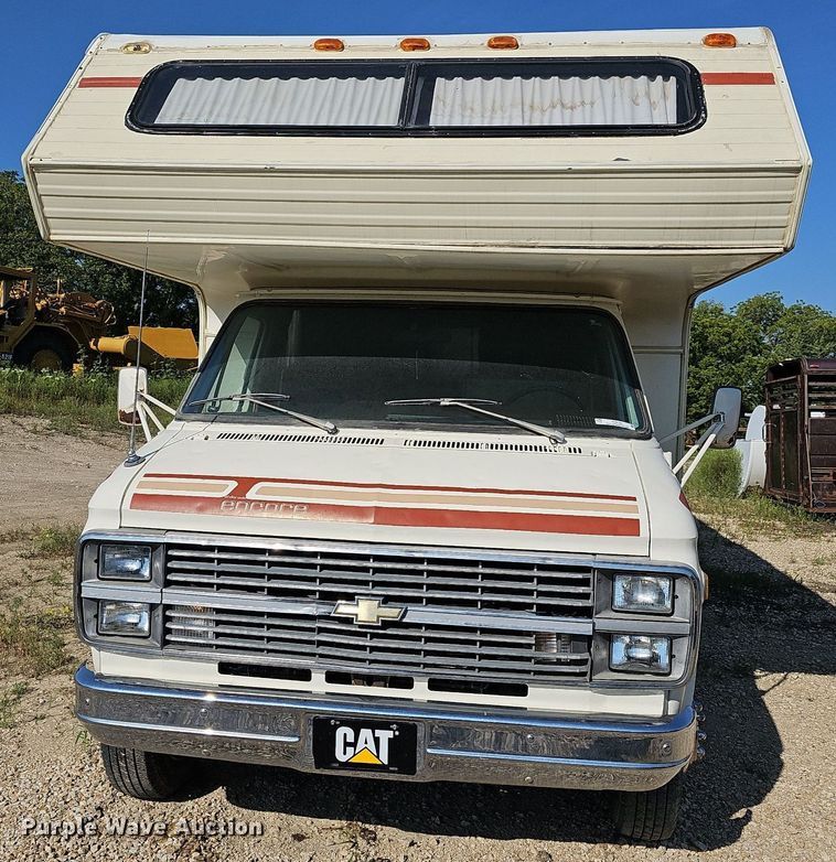 image for item NU9194 1984 Chevrolet G30  RV