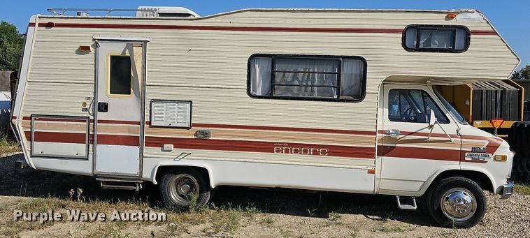image for item NU9194 1984 Chevrolet G30  RV