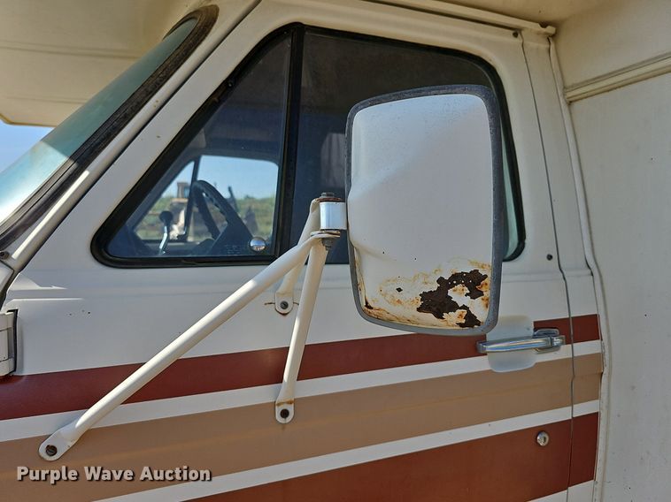 image for item NU9194 1984 Chevrolet G30  RV