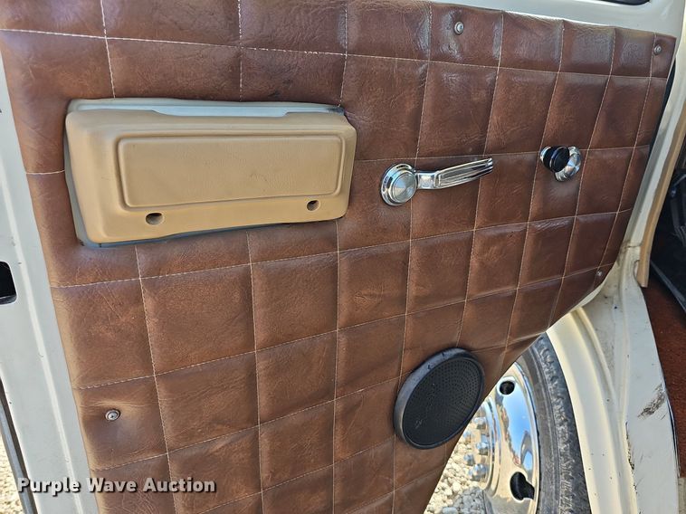 image for item NU9194 1984 Chevrolet G30  RV