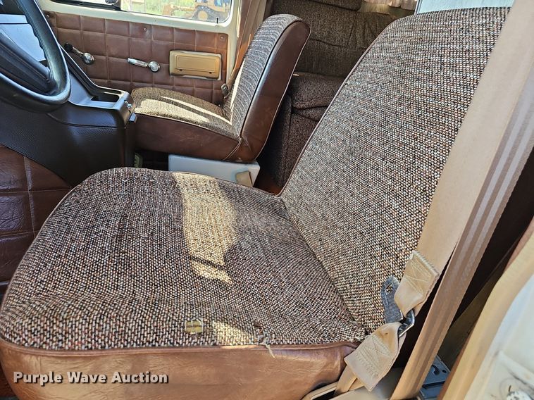 image for item NU9194 1984 Chevrolet G30  RV