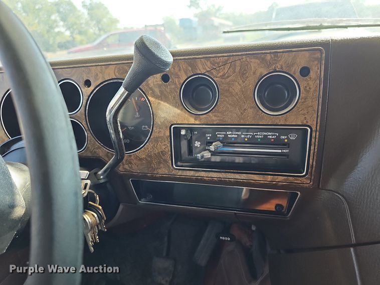 image for item NU9194 1984 Chevrolet G30  RV