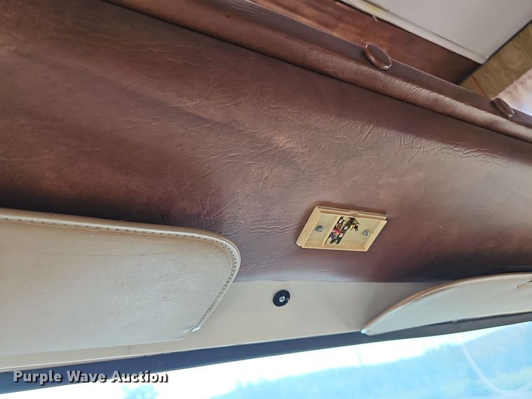 image for item NU9194 1984 Chevrolet G30  RV