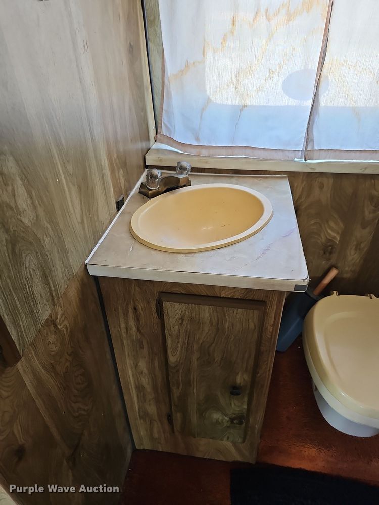 image for item NU9194 1984 Chevrolet G30  RV