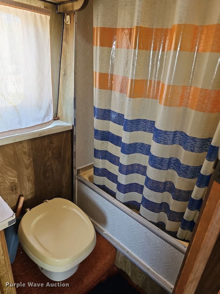 image for item NU9194 1984 Chevrolet G30  RV