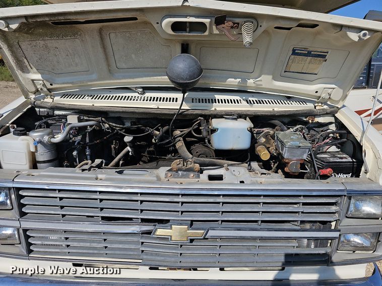 image for item NU9194 1984 Chevrolet G30  RV