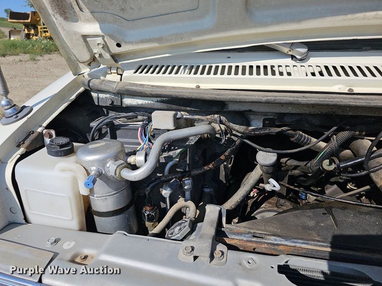 image for item NU9194 1984 Chevrolet G30  RV