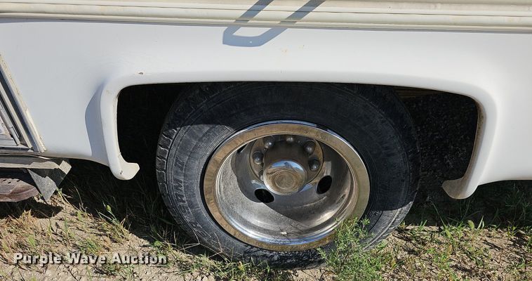 image for item NU9194 1984 Chevrolet G30  RV