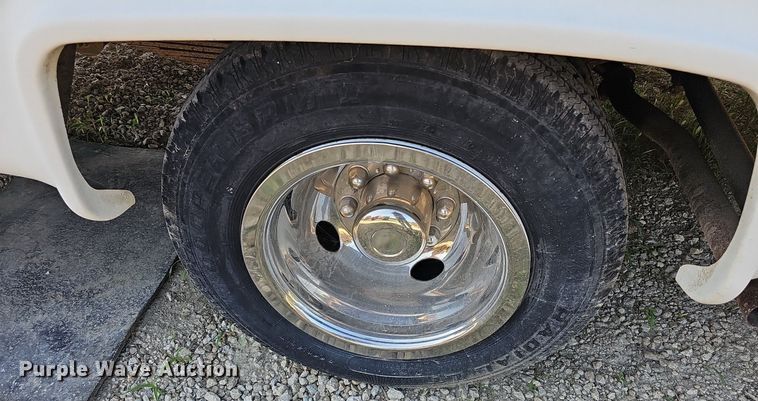 image for item NU9194 1984 Chevrolet G30  RV