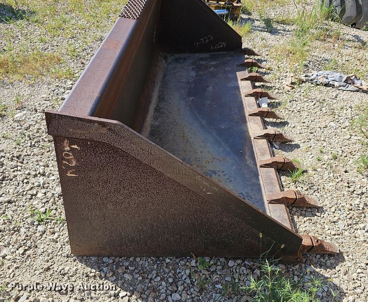 image for item NU9198 Skid steer bucket