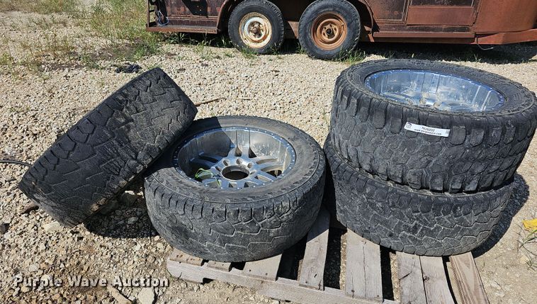 image for item NU9202 (4) tires and wheels