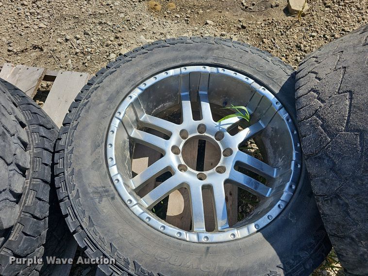 image for item NU9202 (4) tires and wheels