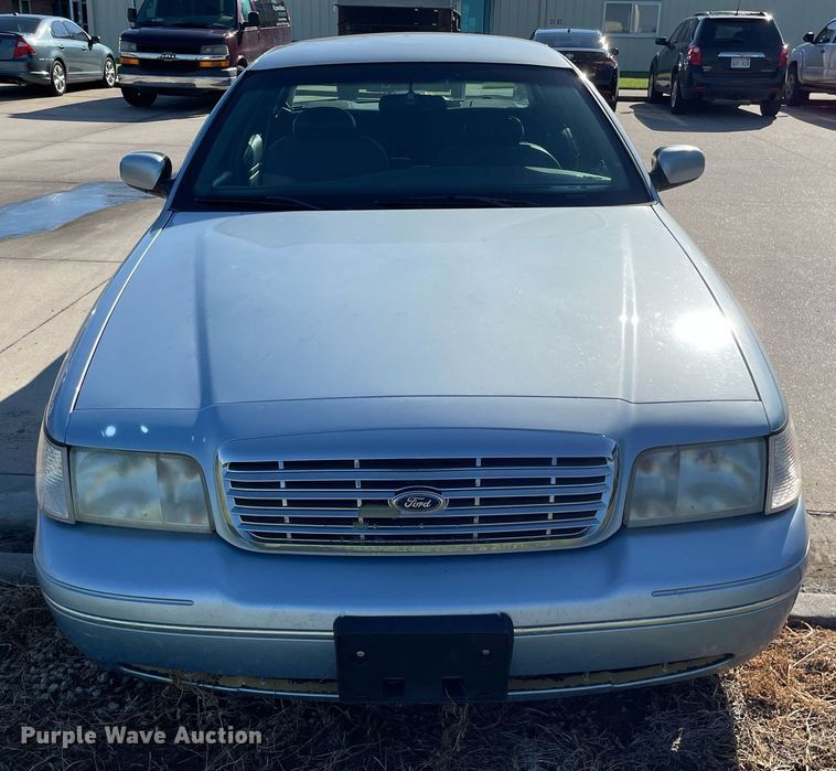 image for item NY9609 2001 Ford Crown Victoria LX