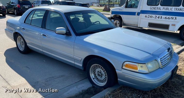 image for item NY9609 2001 Ford Crown Victoria LX