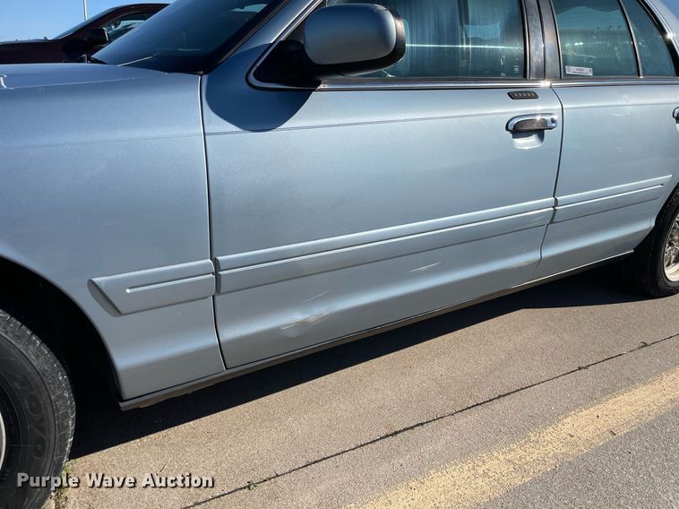 image for item NY9609 2001 Ford Crown Victoria LX