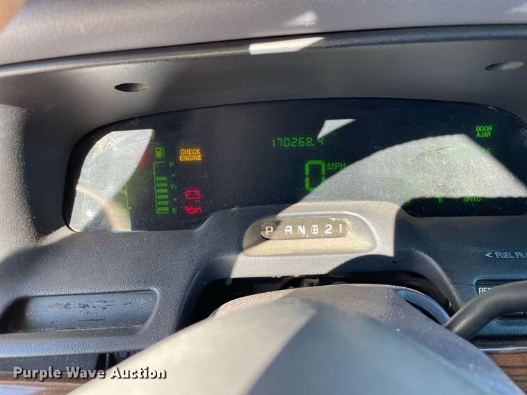 image for item NY9609 2001 Ford Crown Victoria LX