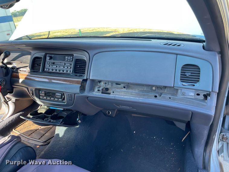image for item NY9609 2001 Ford Crown Victoria LX
